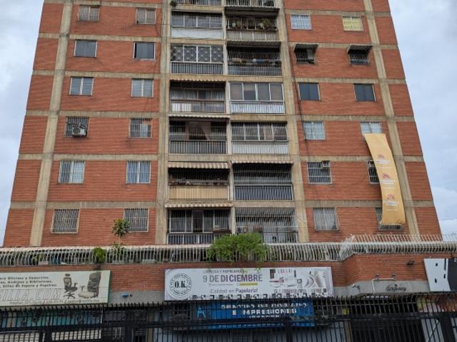 Apartamento en alquiler en El Pinar, Caracas
