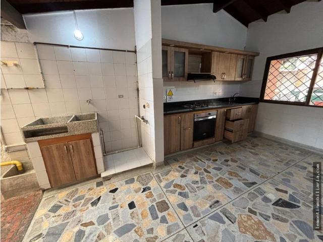 Apartamento en arriendo en Los Pinos, Medellín