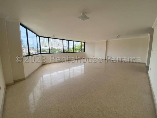 Apartamento en Alquiler en Los Angeles Los Angeles Panamá 175 m2. 3 hab