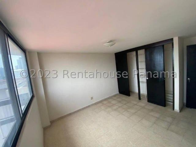 Apartamento en Alquiler en Los Angeles Los Angeles Panamá 175 m2. 3 hab