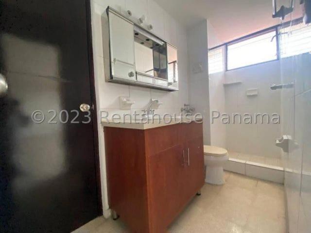 Apartamento en Alquiler en Los Angeles Los Angeles Panamá 175 m2. 3 hab