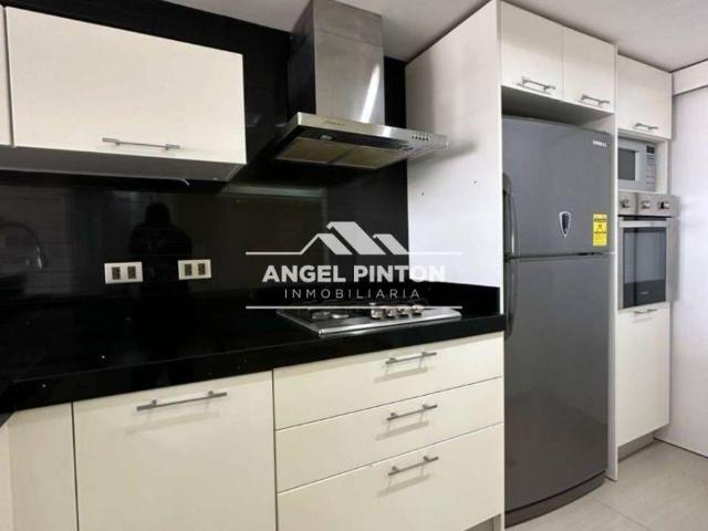 Apartamento en alquiler en Cacique Mara, Maracaibo