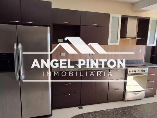 Apartamento en alquiler en Cacique Mara, Maracaibo