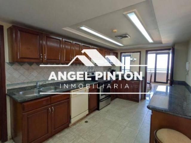 Apartamento en alquiler en Cacique Mara, Maracaibo