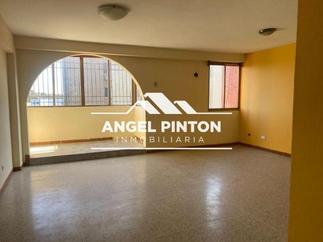 Apartamento en alquiler en Cacique Mara, Maracaibo