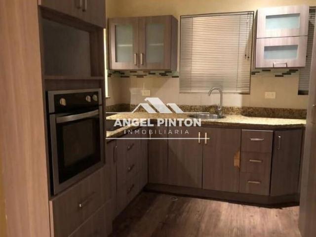 Apartamento en alquiler en Cacique Mara, Maracaibo