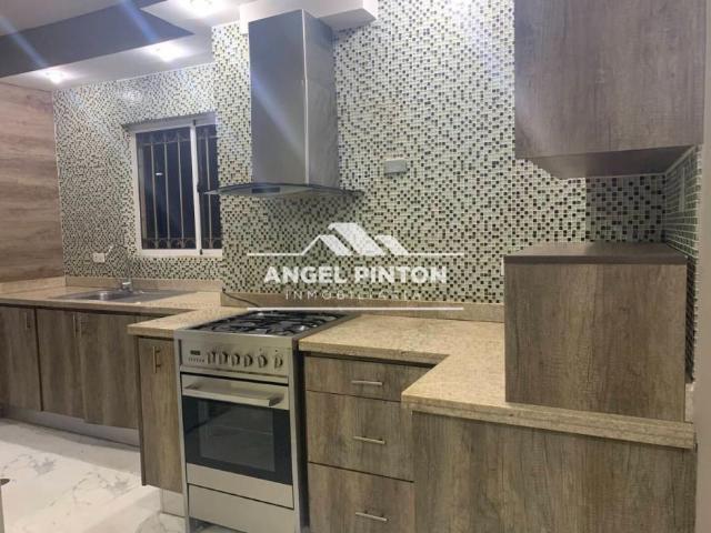 Apartamento en alquiler en Cacique Mara, Maracaibo