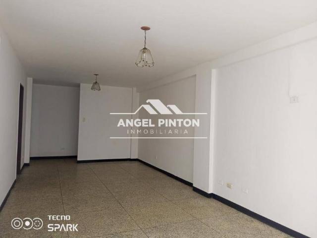 Apartamento en alquiler en Cacique Mara, Maracaibo