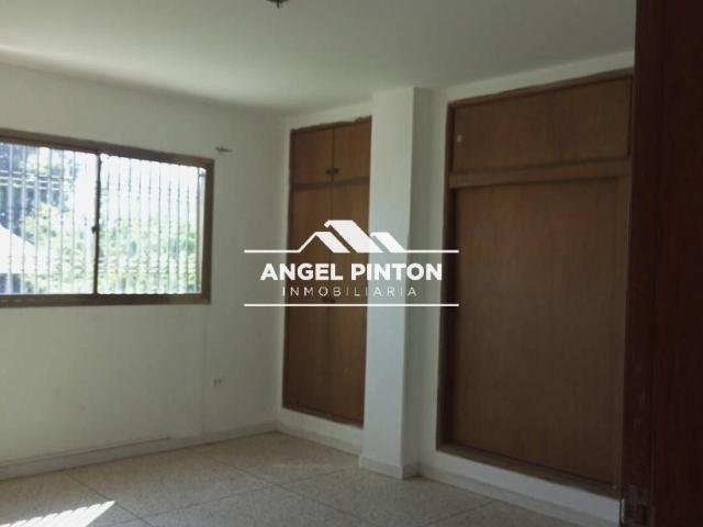 Apartamento en alquiler en Cacique Mara, Maracaibo