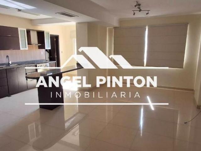 Apartamento en alquiler en Cacique Mara, Maracaibo