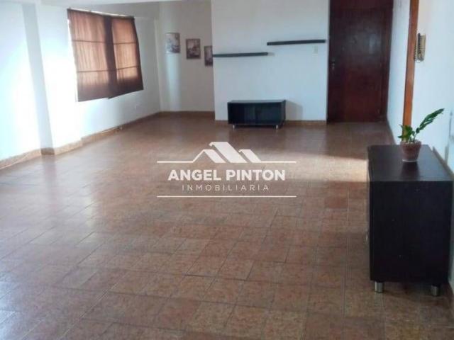Apartamento en alquiler en Cacique Mara, Maracaibo