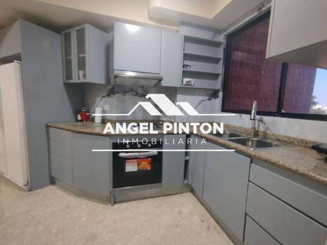 Apartamento en alquiler en Cacique Mara, Maracaibo