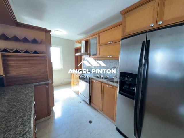 Apartamento en alquiler en Cacique Mara, Maracaibo