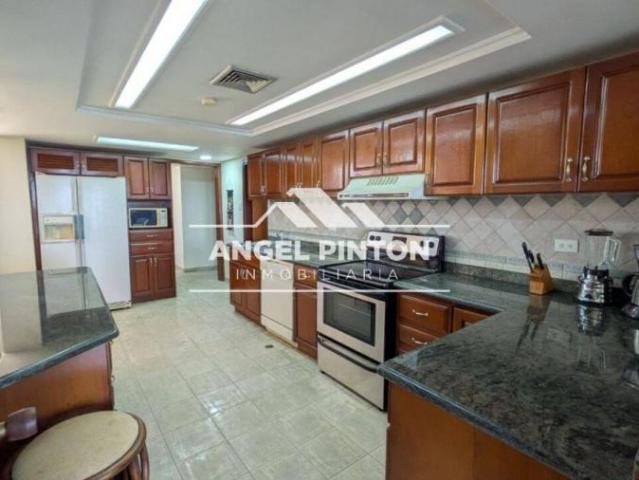 Apartamento en alquiler en Cacique Mara, Maracaibo