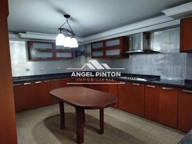 Apartamento en alquiler en Cacique Mara, Maracaibo