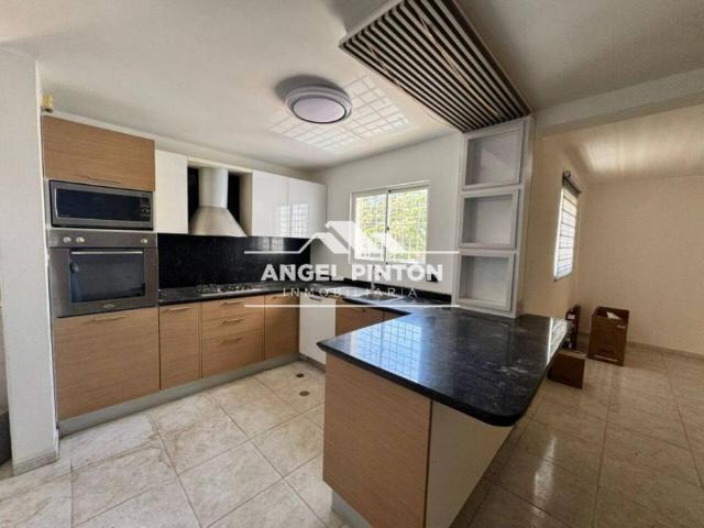 Apartamento en alquiler en Cacique Mara, Maracaibo