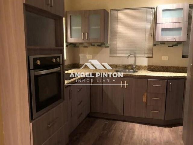 Apartamento en alquiler en Cacique Mara, Maracaibo