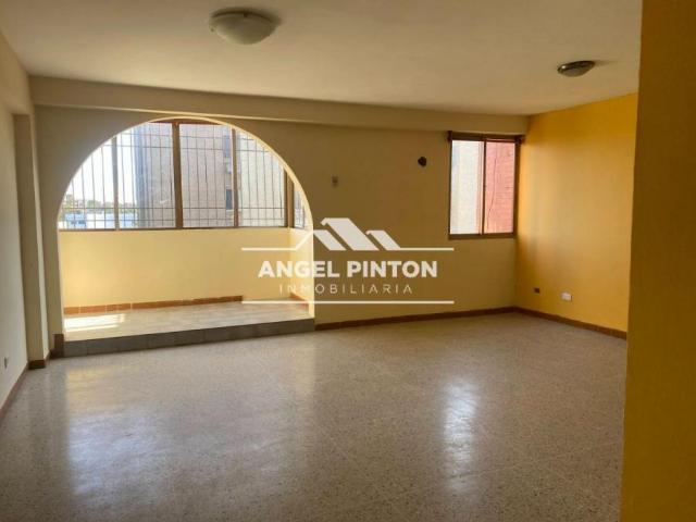 Apartamento en alquiler en Cacique Mara, Maracaibo