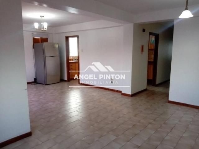 Apartamento en alquiler en Cacique Mara, Maracaibo