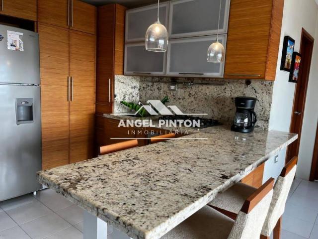 Apartamento en alquiler en Cacique Mara, Maracaibo