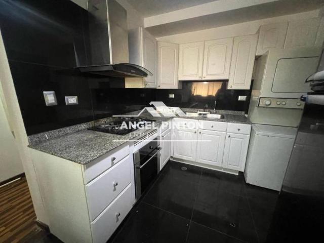 Apartamento en alquiler en Cacique Mara, Maracaibo
