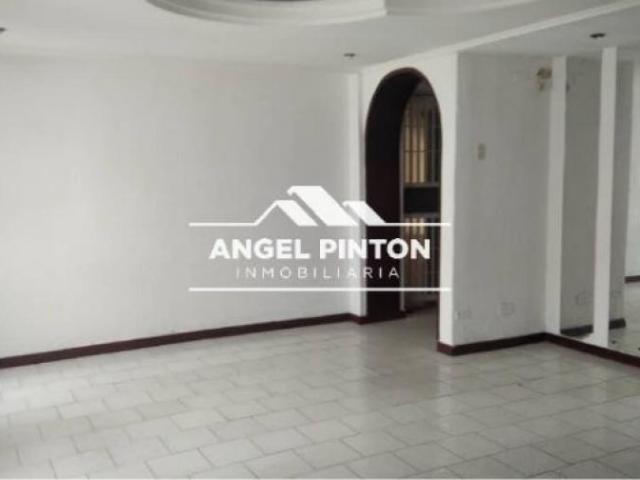 Apartamento en alquiler en Cacique Mara, Maracaibo