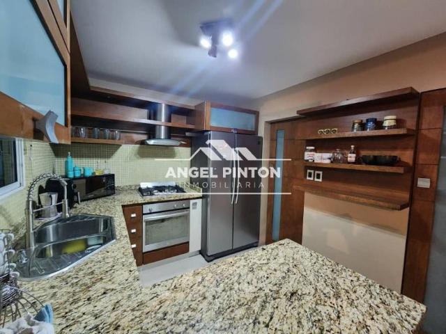 Apartamento en alquiler en Cacique Mara, Maracaibo