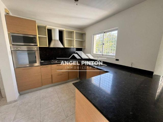 Apartamento en alquiler en Cacique Mara, Maracaibo