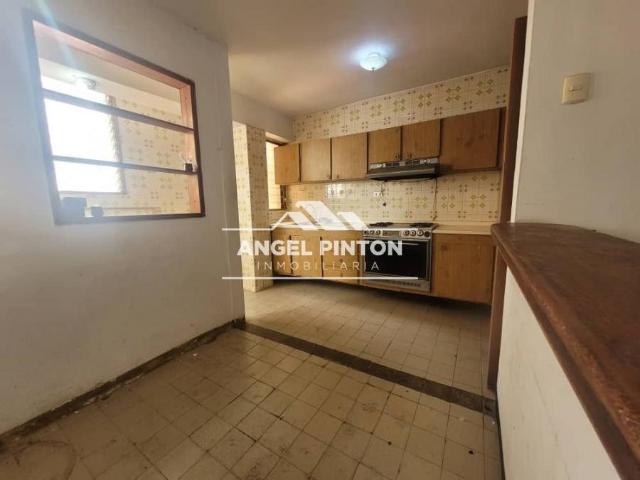 Apartamento en alquiler en Cacique Mara, Maracaibo