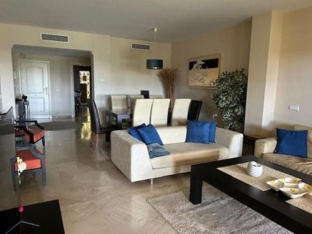 Apartamento en alquiler en Marbella, Nueva Andalucía