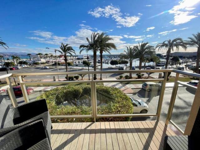 Apartamento en alquiler en Roquetas De Mar