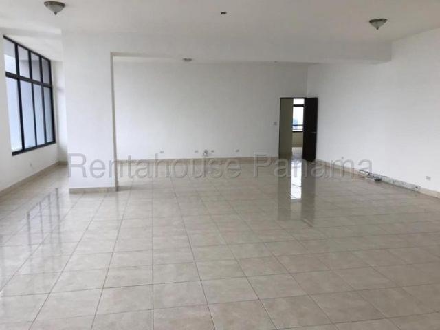 Apartamento en Alquiler en Santiago Dos Mares Veraguas 595 m2. 4 hab