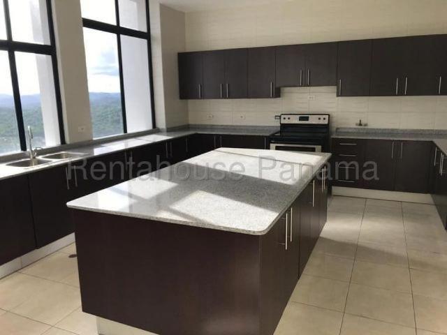 Apartamento en Alquiler en Santiago Dos Mares Veraguas 595 m2. 4 hab