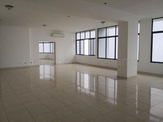 Apartamento en Alquiler en Santiago Dos Mares Veraguas 595 m2. 4 hab