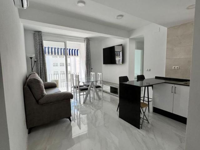 Apartamento en alquiler en Torremolinos, Centro