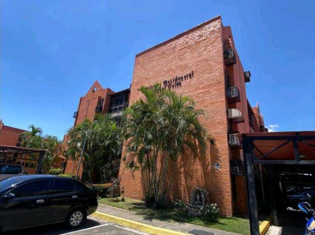 Apartamento en alquiler en Base Aragua, Girardot