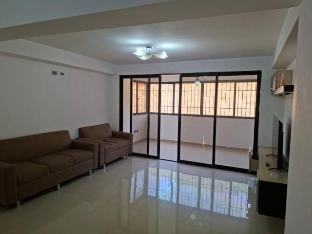 Apartamento en venta en Barcelona, Amazonas