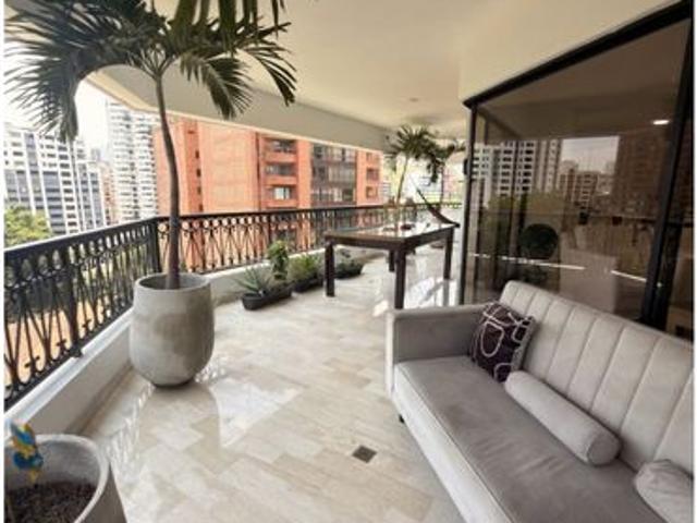Apartamento en arriendo en El Aguacatal, Cali