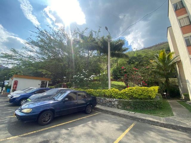 Apartamento En Arriendo En Cali En Aguacatal A356261