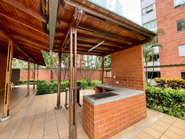 Apartamento En Arriendo En Cali En Cerca Al Centro Comercial Chipichape A331357