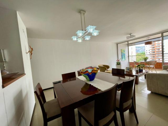 Apartamento En Arriendo En Cali En Cerca Al Centro Comercial Chipichape A331357