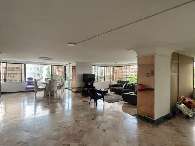 Apartamento En Arriendo En Cali En La Alborada A329279