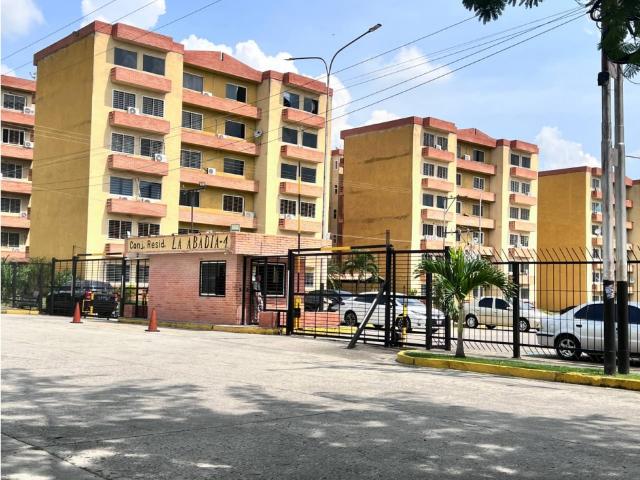 Apartamento en venta en Zona Comercio-Industrial Lotes Monteserino, San Diego