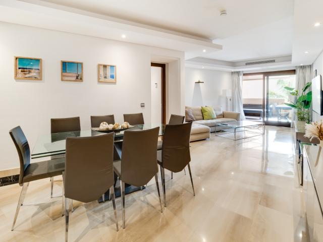 Piso en venta en Alcazaba Beach, Costa del Sol Occidental