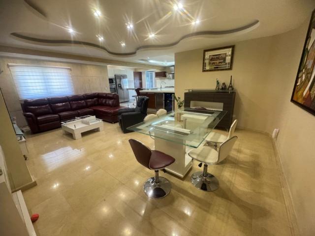 Apartamento en alquiler en Base Aragua, Girardot