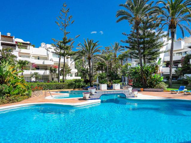 Piso en venta en La Carolina, Costa del Sol Occidental