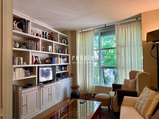 Apartamento en venta en Cortes, Madrid
