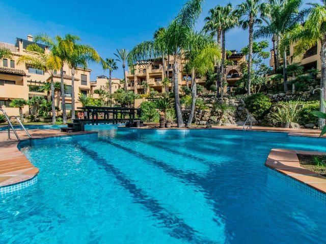 Apartamento en venta en Vistalaya Villas, Estepona