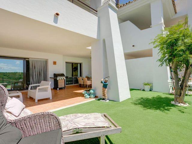 Apartamento en venta en La Perla de Bahía, Casares
