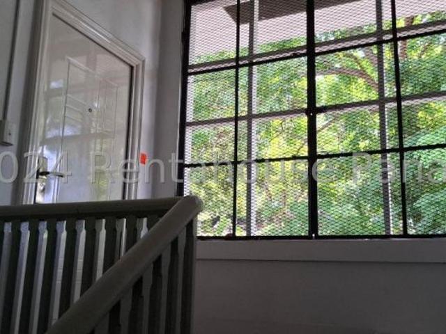 Apartamento en Venta en Balboa Panamá 142 m2. 3 hab